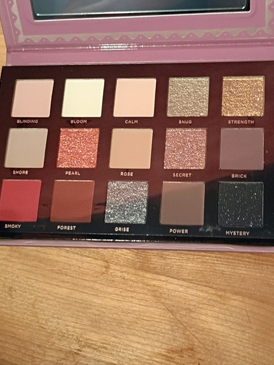 Ace Beaute Other - Ace Beaute Smokey Rose 15-Color Eyeshadow Palette — Pink, Gold & Neutral Shades